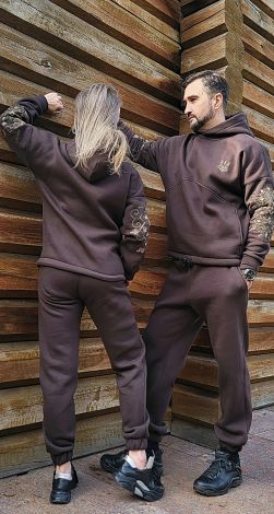 Костюмы женские