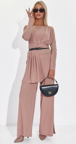 Стильный костюм