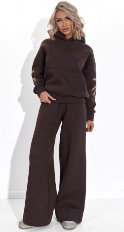 Костюмы женские