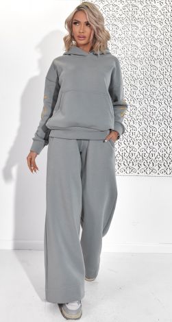 Костюмы женские