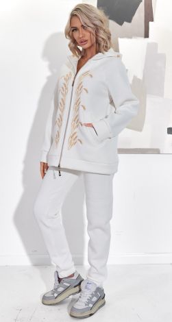 Костюмы женские