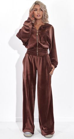 Велюровый костюм