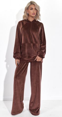 Костюмы женские