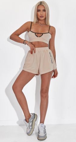 Костюмы женские