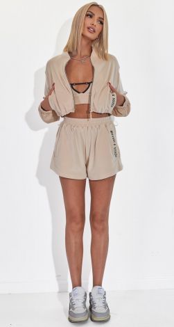 Костюми жіночі