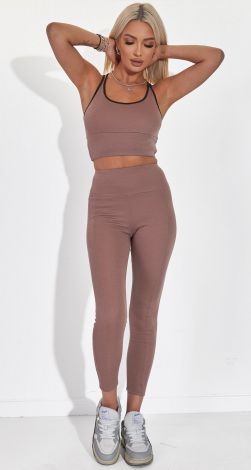 Костюмы женские