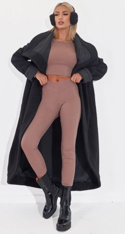 Long-sleeve crop top and leggings with a unique waistband