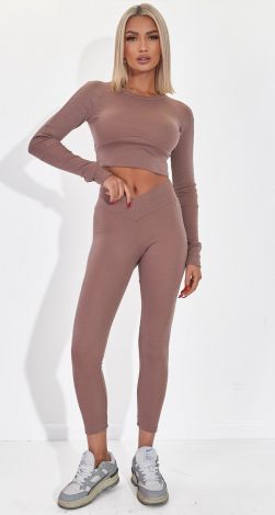 Костюми жіночі