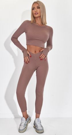 Костюми жіночі