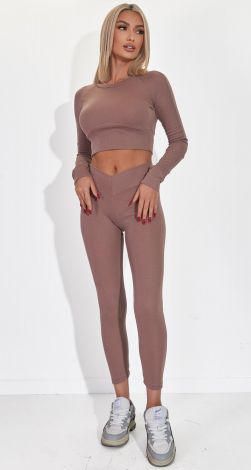 Костюми жіночі