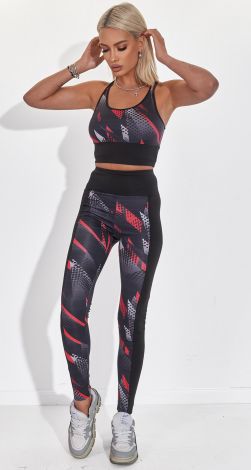 Стильный комплект для йоги и фитнеса