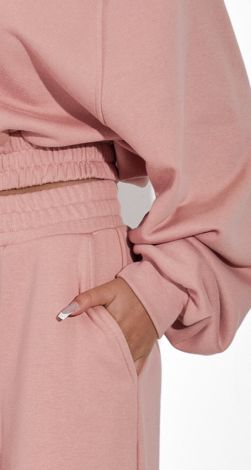 Костюмы женские