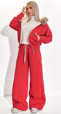 Костюмы женские