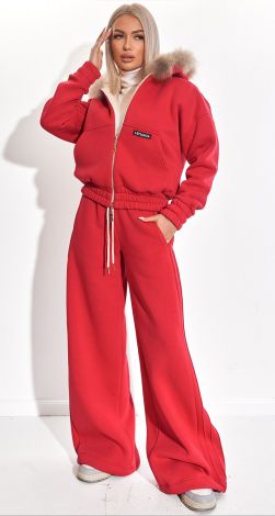 Костюмы женские