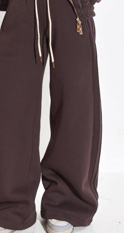 Костюмы женские