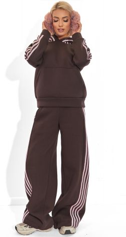 Костюмы женские