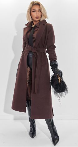 Коричневе пальто