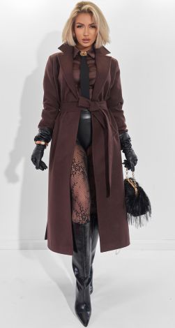 Коричневе пальто