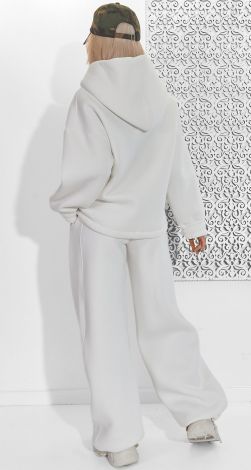 Костюми жіночі