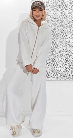 Костюми жіночі