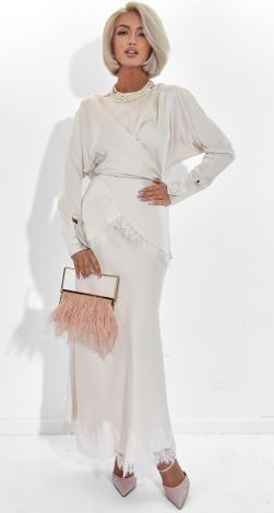 Костюм з еко-шовку, що закохує в кожен рух