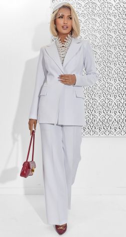 Костюми жіночі