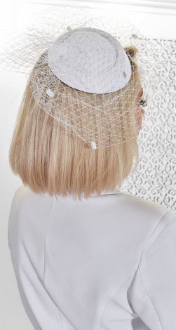Капелюшок з вуаллю
