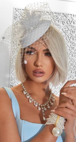 Капелюшок з вуаллю