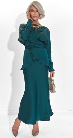 Костюм з еко-шовку, що закохує в кожен рух