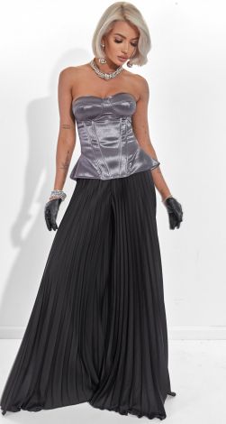 Костюми жіночі