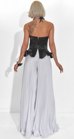 Костюмы женские