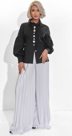 Чорна блуза & Білі штани: естетика розкоші