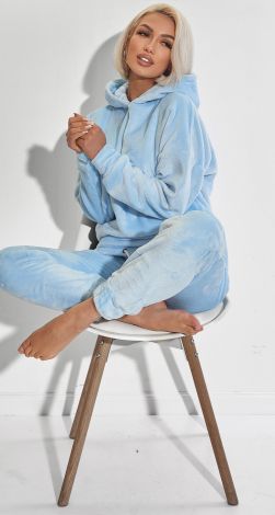 Костюми жіночі