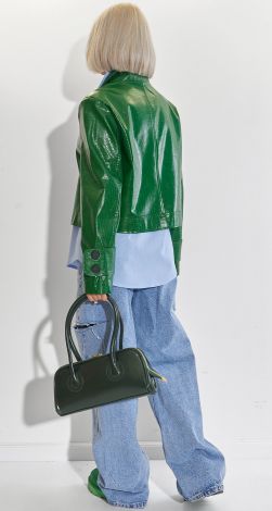 Жіночий верхній одяг