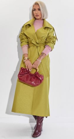 Жіночий верхній одяг