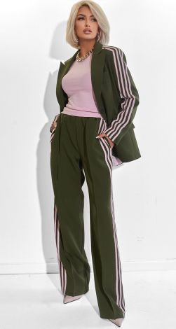 Костюми жіночі