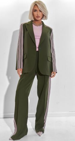 Костюм із лампасами