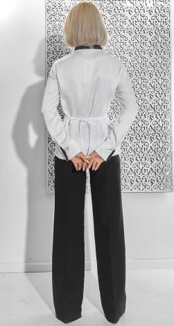 Біла блуза з секретом