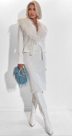 Красивий костюм трансформер