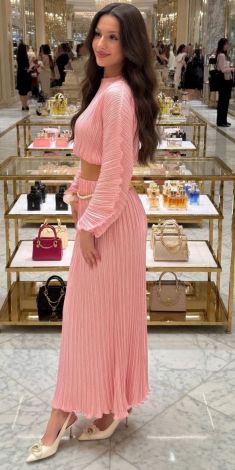 Костюми жіночі