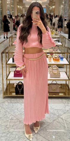 Рожевий костюм плісе