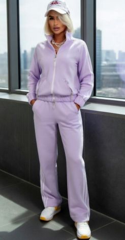 Костюми жіночі