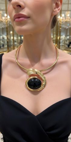Статусне кольє з чорним глянцем