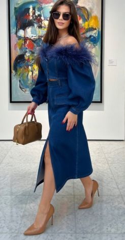 Джинсовий корсет з пір'ям та спідниця-максі