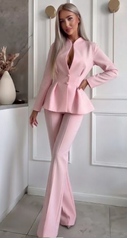 Брючний костюм з акцентною талією та брюками клеш