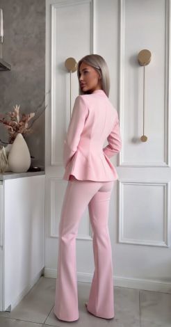 Брючний костюм з акцентною талією та брюками клеш