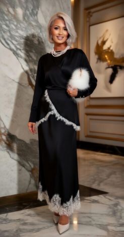 Чорний шовковий костюм з мереживом