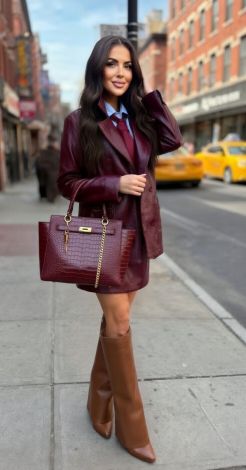 Костюми жіночі