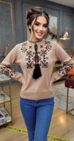 В'язана бавовняна блузка вишиванка