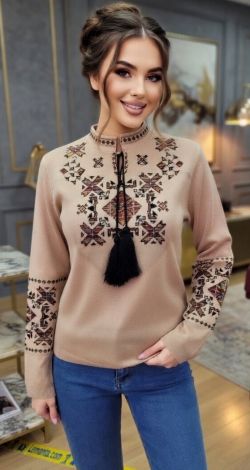 В'язана бавовняна блузка вишиванка